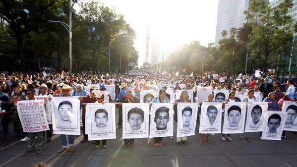 Su Ayotzinapa non si ferma la mobilitazione